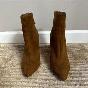 Steve Madden Hot Shot Brown Suede Size 10 Ankle High Heel Bootie